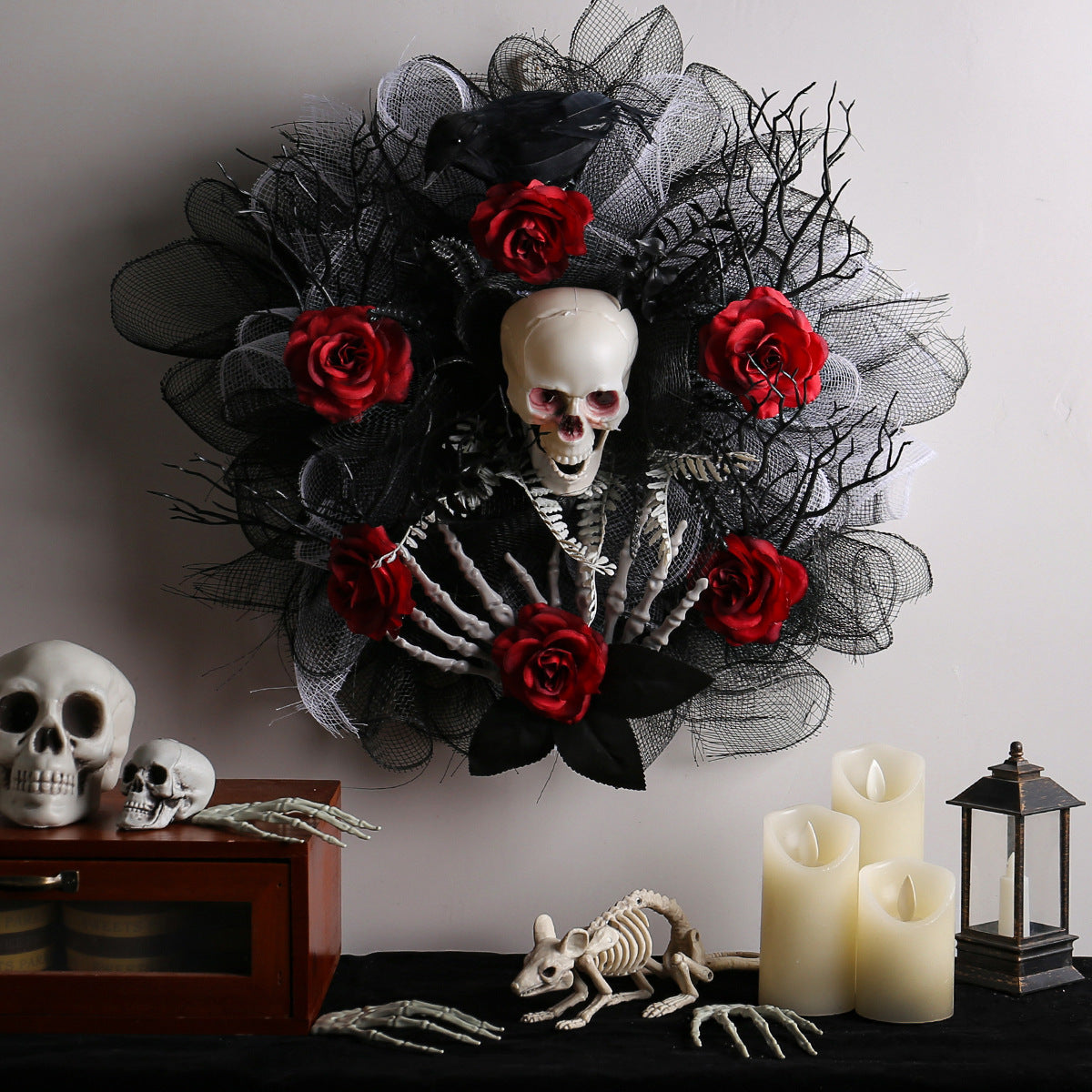 Halloween Red Rose Skull Mesh Garland – Spooky Door Hanging Decoration for Halloween Parties